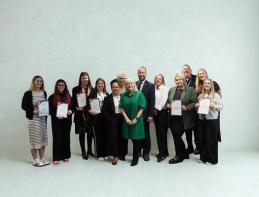 tile_fit_group_photo_plain_background (1)